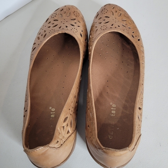 David Tate Sela Tan Laser Cut Ballet Flats - Size 11 WW - Picture 9 of 13